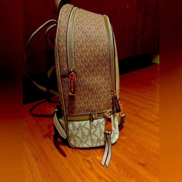 Rhea Medium Color-Block Logo Backpack - Picture 3 of 4